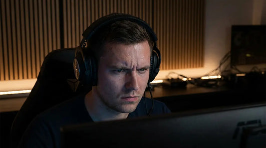 Gaming Zimmer schalldämmen: Setup für störungsfreies Spielen